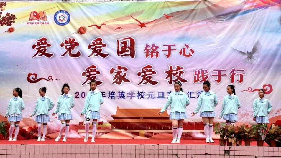 新华全媒+|雄安新区:无人驾驶配送车“驶入”百姓生活